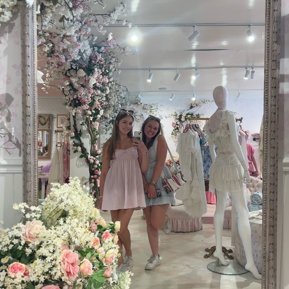 Meet your Posher, Natalie - Picture 1 of 1